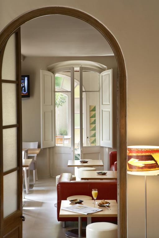 Hotel Mar De Tasmania - Auto Check-In La Bisbal d'Emporda Exteriör bild